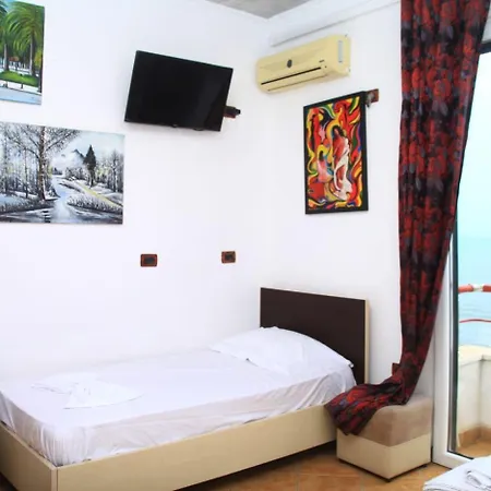 Edurres Beachfront Studio 2