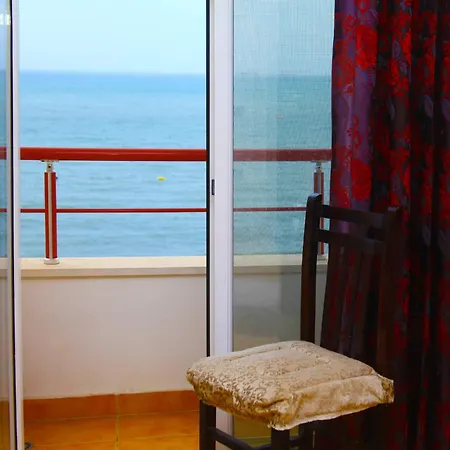 Edurres Beachfront Studio 2 Appartamento *